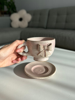 Open image in slideshow, *pre-order* bow teacup + saucer set
